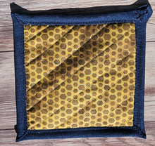 Load image into Gallery viewer, Pot Holders - Honeycomb